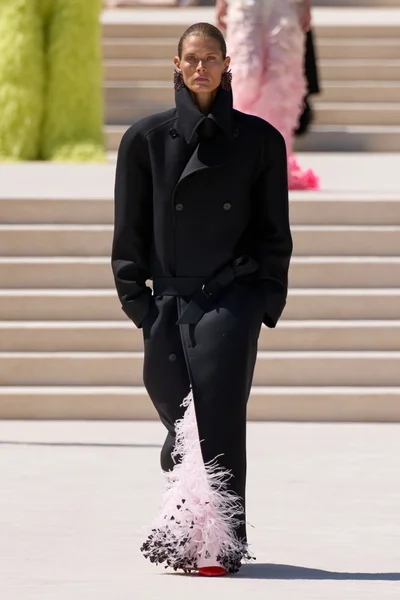 Look 24